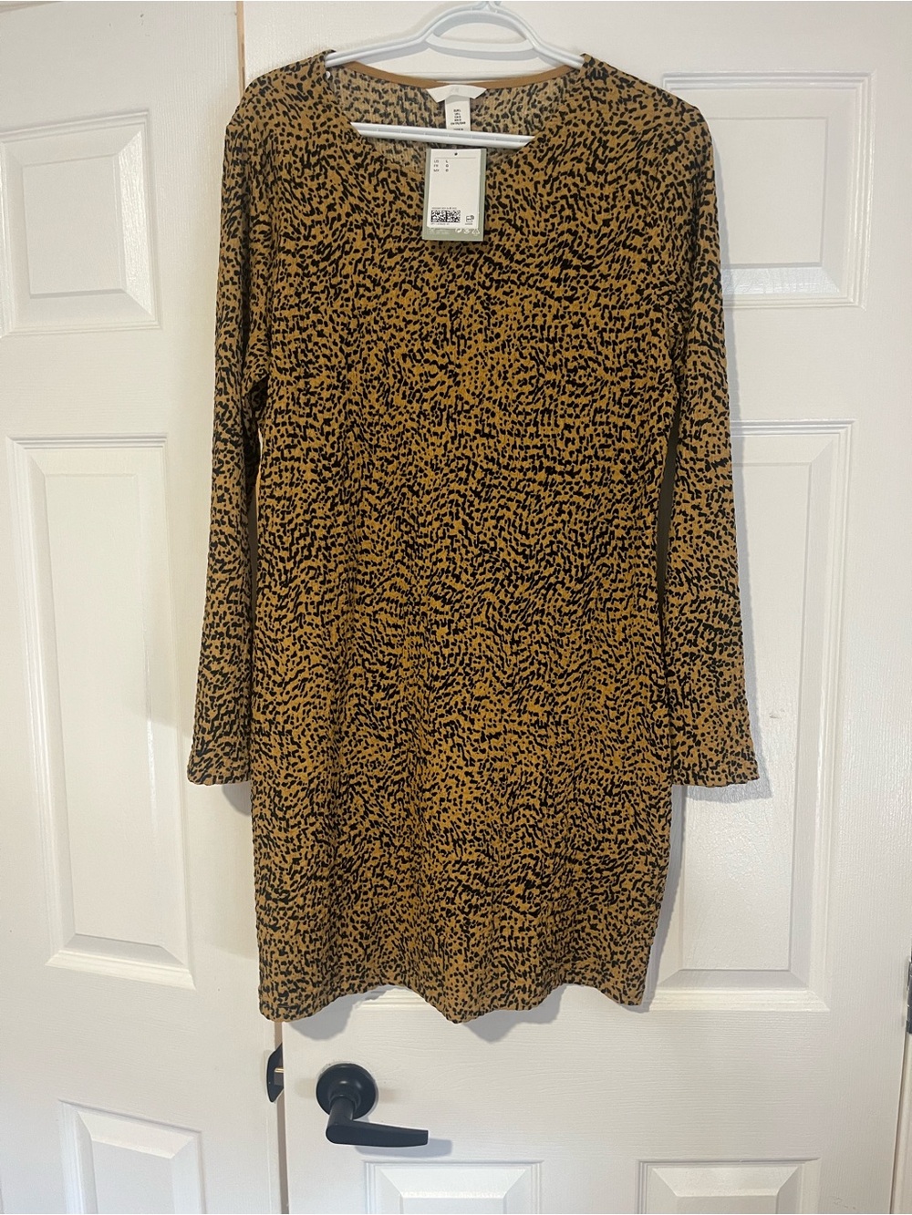 H&M Mustard and Black Long Sleeve Printed Shift Dress